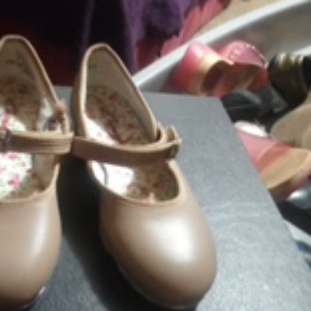 Capezia tap shoes